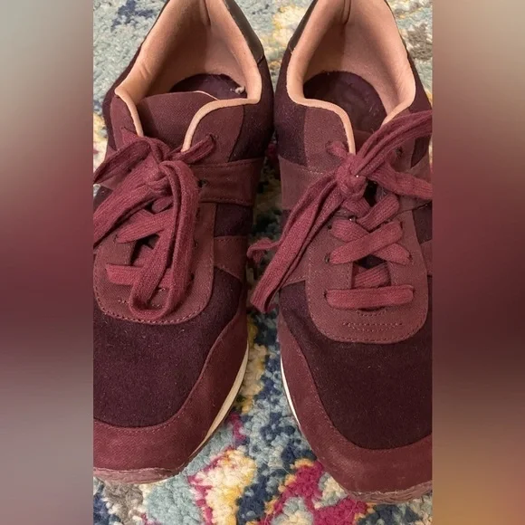 Crimson sneakers, very comfy, good gently used condition. Size 9. - Picture 9 of 9